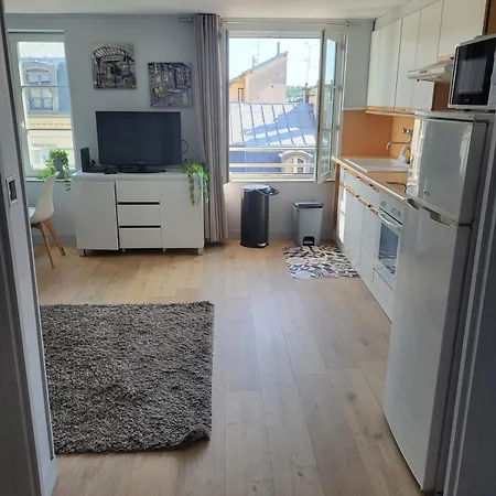 Le Petit Versaillais