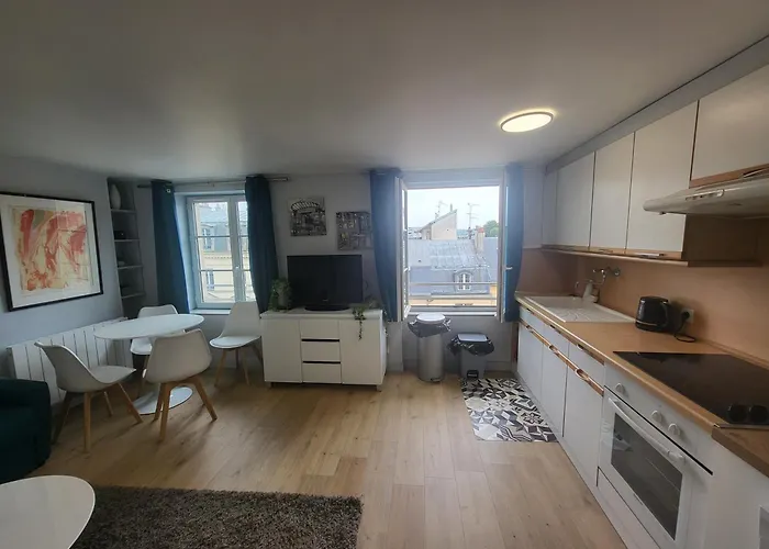 Le Petit Versaillais Apartment *